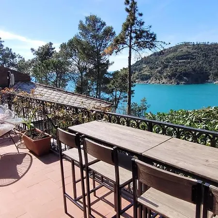 Valle Del Giuan Vista Mare Apartment *